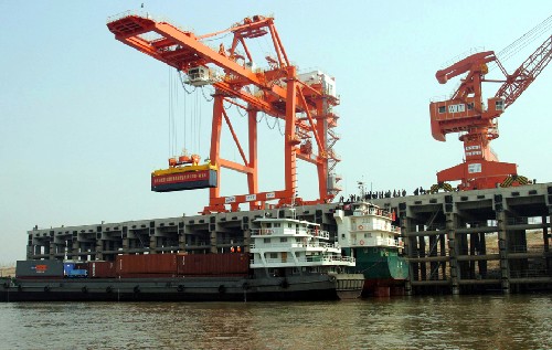 �����人���߼�װ��ת�����ģ�3��15���㣩���������������人�Ӵ�ͨ����Ͷ�ʹ�ģ������ٽ��в��������ͨ����Ԥ�ơ�ʮһ�塱�ڼ䣬���ź��ա���·����·��ˮ��������Ŧ��ȫ�潨�ɣ��人����Ϊ�й����ļ�ˮ��½������һ��Ľ�ͨ��Ŧ���»��緢