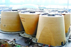 外墙全部由麦秸秆板搭建而成的上海世博会万科馆,引领低碳时尚 程千俊/CFP 外墙全部由麦秸秆板搭建而成的上海世博会万科馆,引领低碳时尚 程千俊/CFP