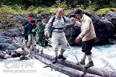 �� ��: 2065602 ������
��Ӱ����: ����
�ļ���:kssctt6742.jpg����
�ļ���С:70K����
�� X ��:266 X 400����
˵��:kssctt6742.jpg