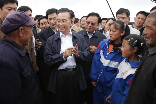 10��1�չ���ڣ��й��������ξֳ�ί������Ժ�����¼ұ���������ʡ�����أ������ڸ���ɳĮ�Ͱ͵�����ɳĮ���ᴦ���쿴��ɳ��ɳ����������ׯ�߷�ũ������ɲ�Ⱥ����̸���о�������̬������ɳĮ�����ĸ�����ơ� �����¼ұ�������������Ѧ�����κʹ������ѯ�ʵ�����ɳ�ľ���������