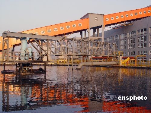 2��25�գ��ݹ��һ����ָܾ��ֳ�������¶�������ܾ־���һ�����飬��ʽ���������ڼ�ǿ���й�˾������ܹ�����ָ�����������һ��ɫ֤ȯ��ָ������������й�˾�����˲��ƶȺͻ�����Ϣ��¶�ƶ�Ϊ���ģ����ơ�˫�ߡ���ҵ�������ţ������ʱ����գ����ٽ����й�˾�����Ľ��������֡�����˵����ɫ֤ȯ�Ǽ���ɫ�Ŵ�����ɫ����֮��ĵ�������������ߡ� �����緢 ������ ��