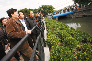 ���������١����߰��ú�ӿ�϶�ֲ������