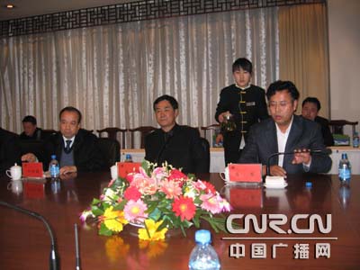 ��᷺�ģʽ��ʵ�ֻ��������뾭�÷�չ��Ӯ