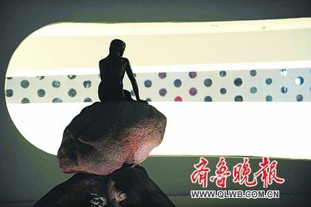 世博各馆夜披霓裳极尽妖娆 貌似挥霍实则环保