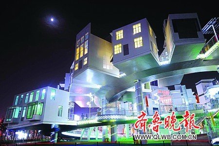 世博各馆夜披霓裳极尽妖娆 貌似挥霍实则环保