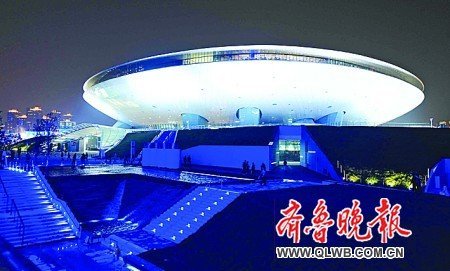 世博各馆夜披霓裳极尽妖娆 貌似挥霍实则环保