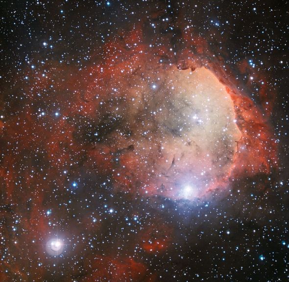 ����ѧ�Ҿ������ֵ����Ͽյ������롰�������š��������Ƶ����ƴ���NGC 3324�����ǳ�Ϊ�ӷ�����-��˹���������ƣ����Ǹ��ݻ��ŵ������������ʫ�˵����������ġ����������������Ҳ����һ���������м��¡�������˱���