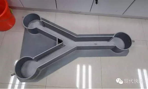�ϴ����ʵ�����С��Ϻ����������