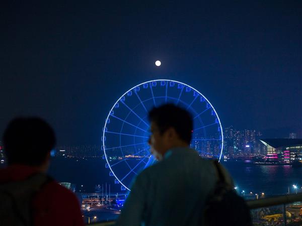 68年最大!世界各地的“超级月亮”:简直美呆了