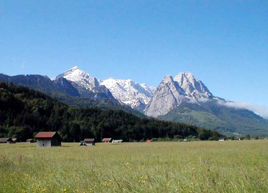 德国:阿尔卑斯山住“冰屋” 德国:阿尔卑斯山住“冰屋”